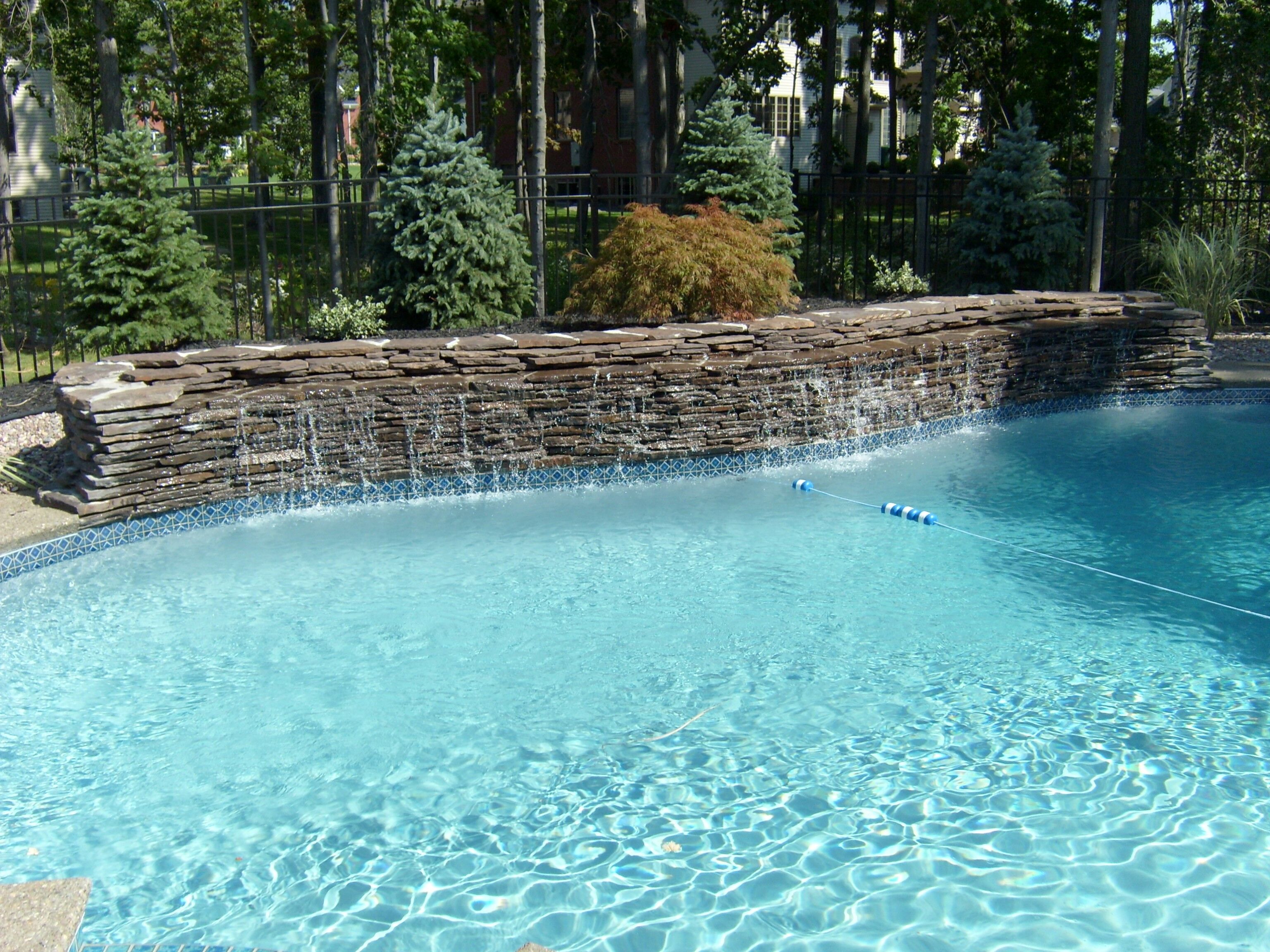 large water feature – Glamour Pools